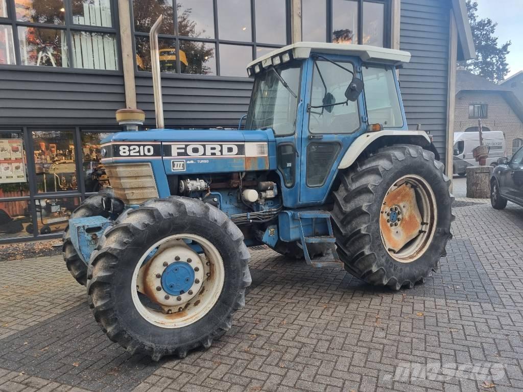 Ford 8210 拖拉机/农用车