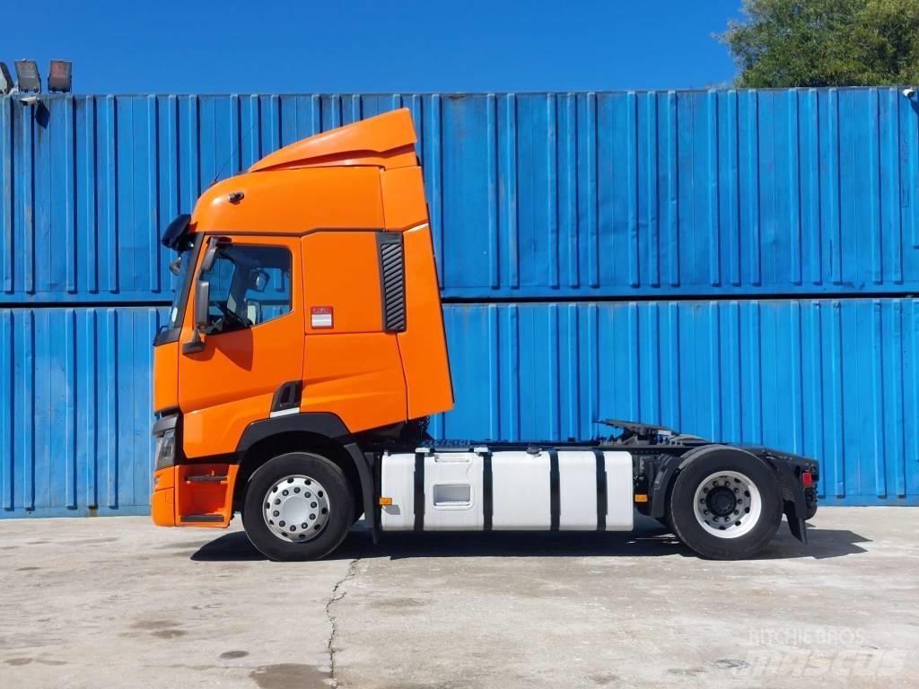Renault T480 牵引车