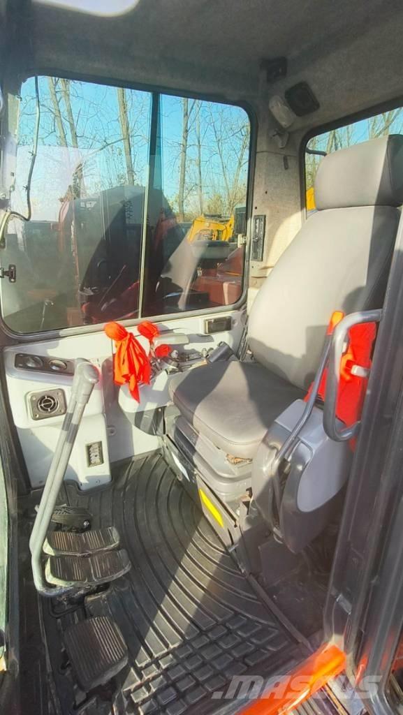 Kubota KX 080 小型挖掘机