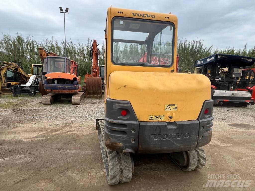 Volvo EC 25 小型挖掘机