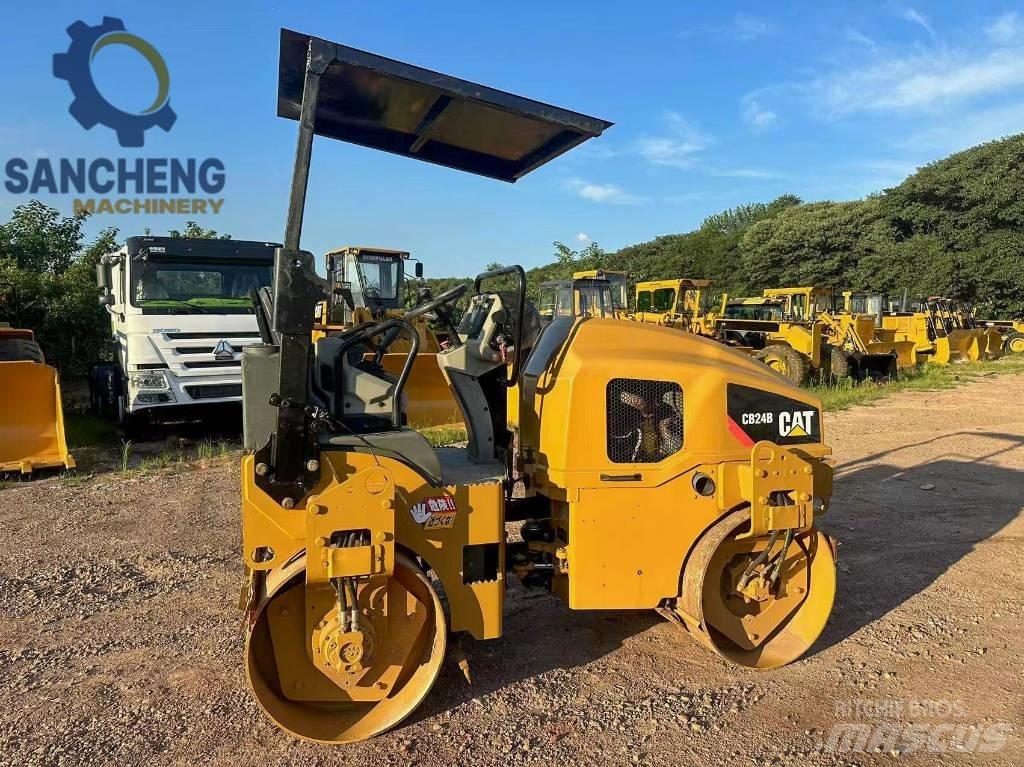 CAT CB 24 B 双轮压路机
