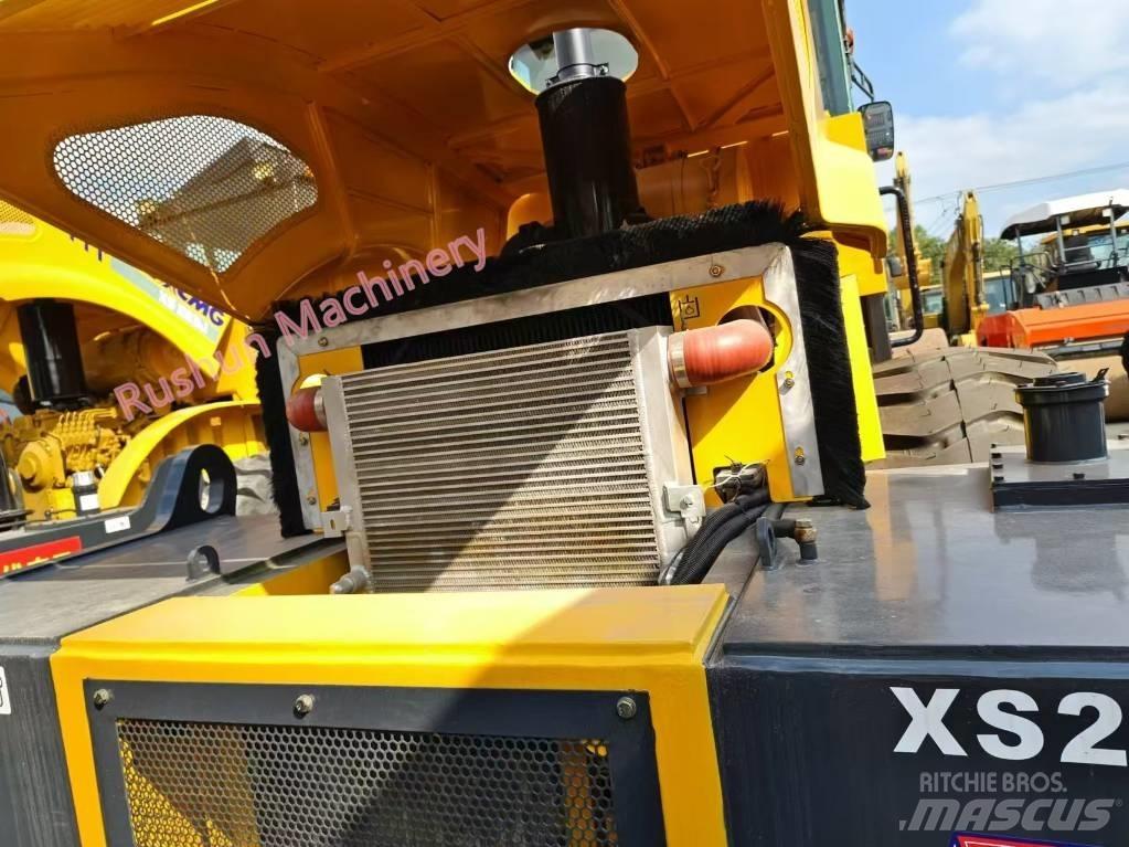 XCMG XS 263 J 单轮压路机