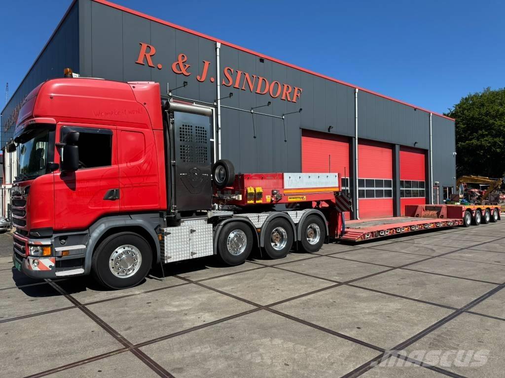 Scania R580 LA 8x4 牵引车