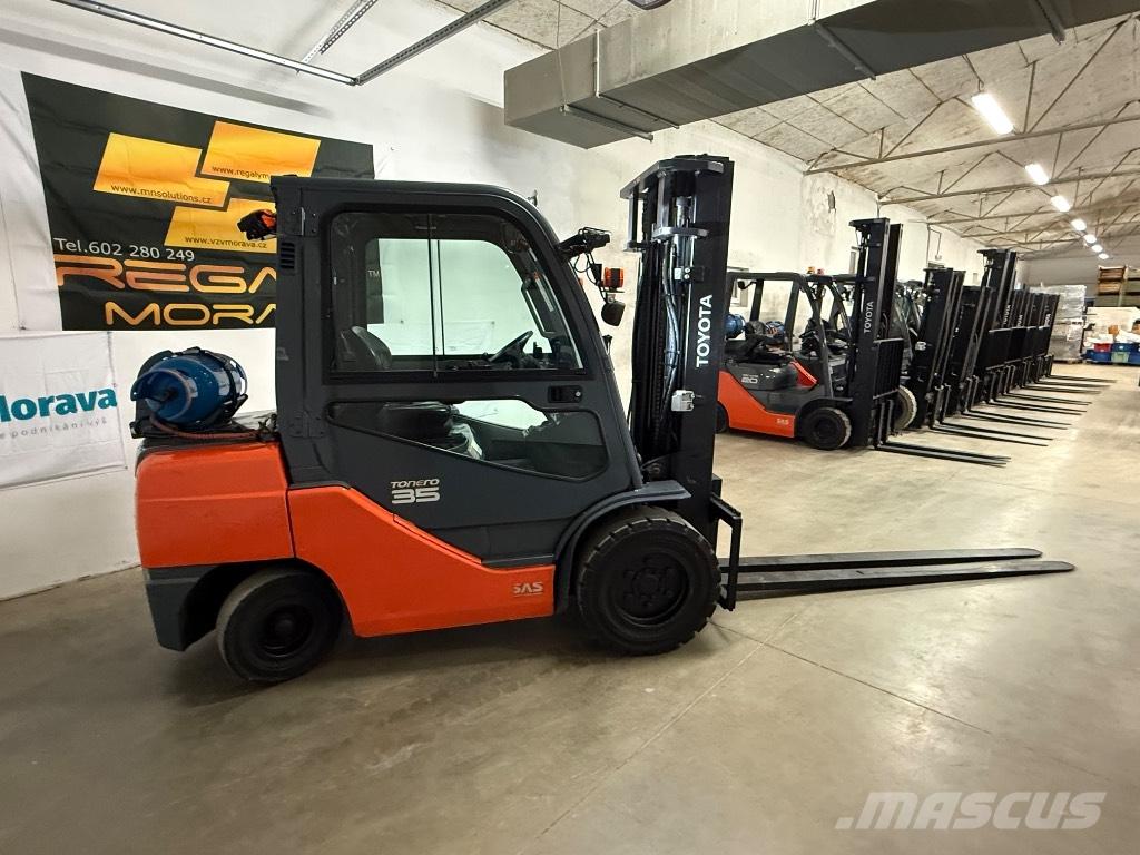Toyota 02-8 FGJF 35 天然气叉车