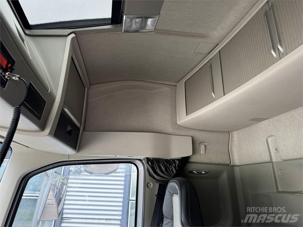 Volvo FH540 8x4 自卸式货车