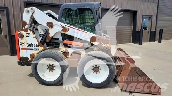 Bobcat S650 滑移装载机