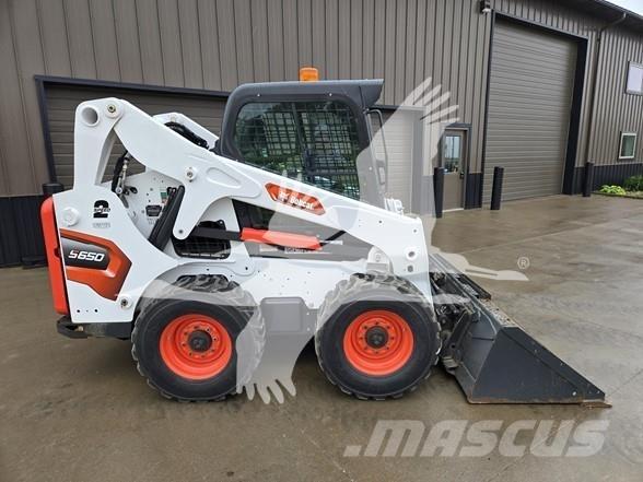 Bobcat S650 滑移装载机