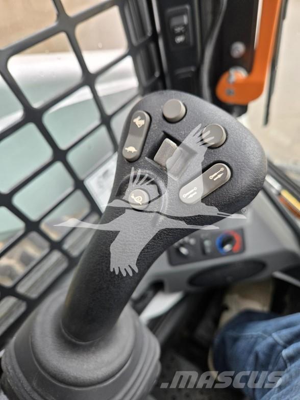 Bobcat S650 滑移装载机