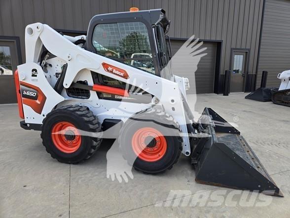 Bobcat S650 滑移装载机