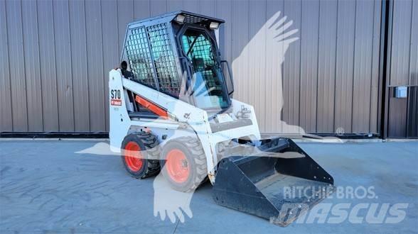 Bobcat S70 滑移装载机