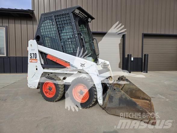 Bobcat S70 滑移装载机