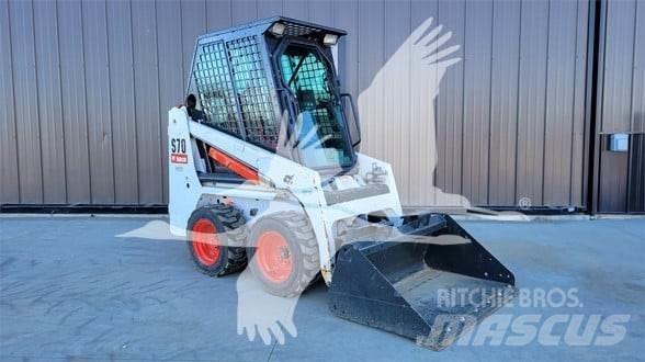 Bobcat S70 滑移装载机