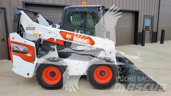 Bobcat S76 滑移装载机