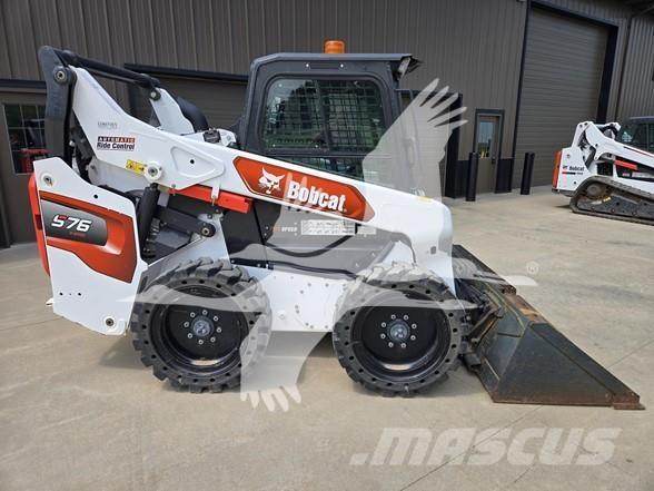 Bobcat S76 滑移装载机