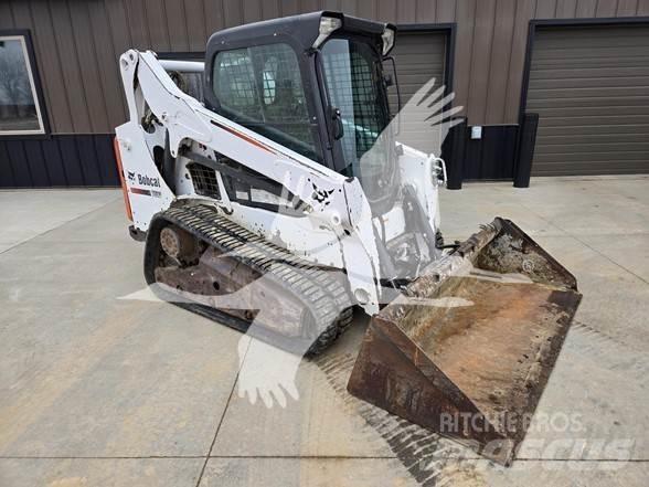 Bobcat T590 滑移装载机