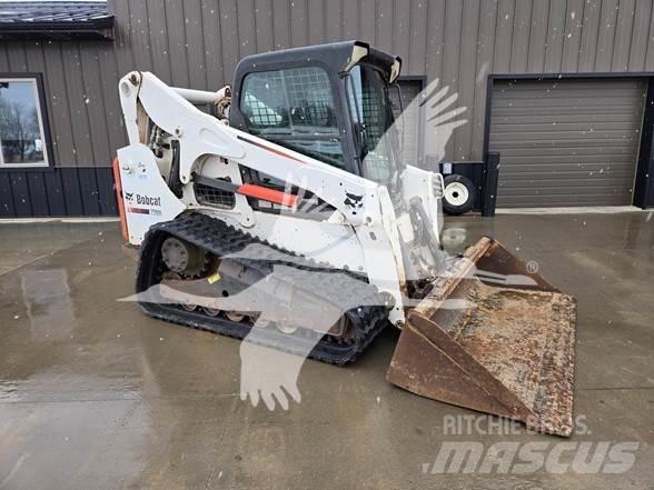Bobcat T750 滑移装载机