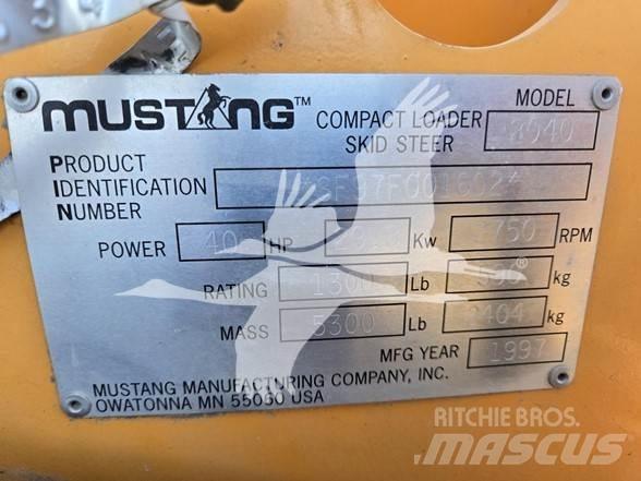 Mustang 2040 滑移装载机