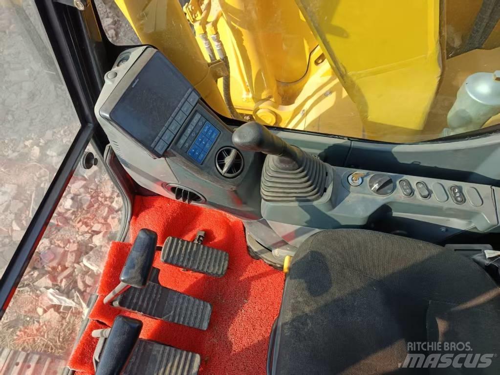 Komatsu PC138US 履带挖掘机