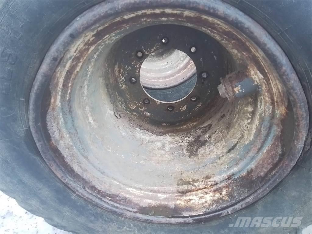 Valmet 828 20x22,5 轮胎、车轮和轮圈