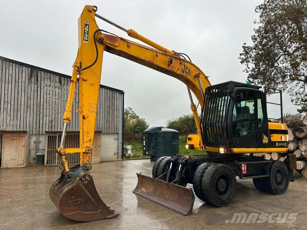 JCB JS 130 W 轮式挖掘机