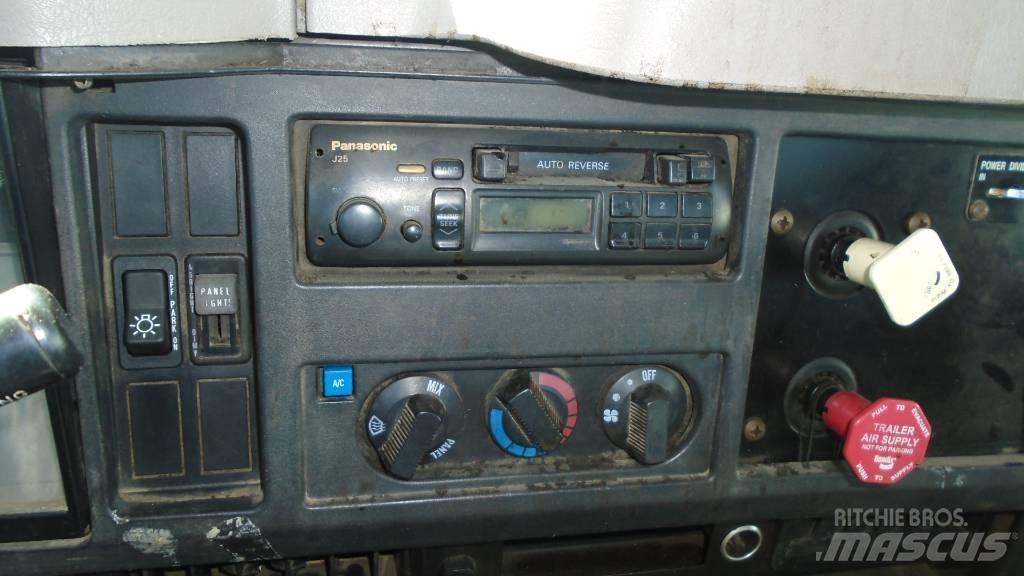 International F 4900 可拆卸式卡车