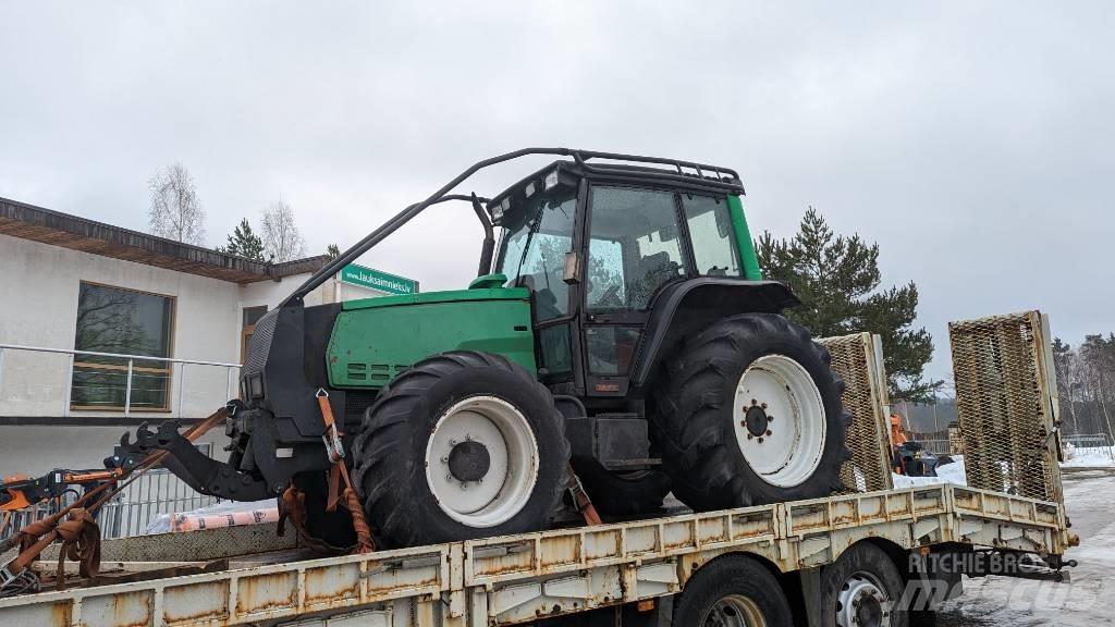 Valtra Loader 电动叉车