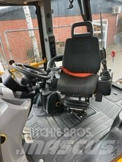 JCB 4CX Pro 反铲装载机