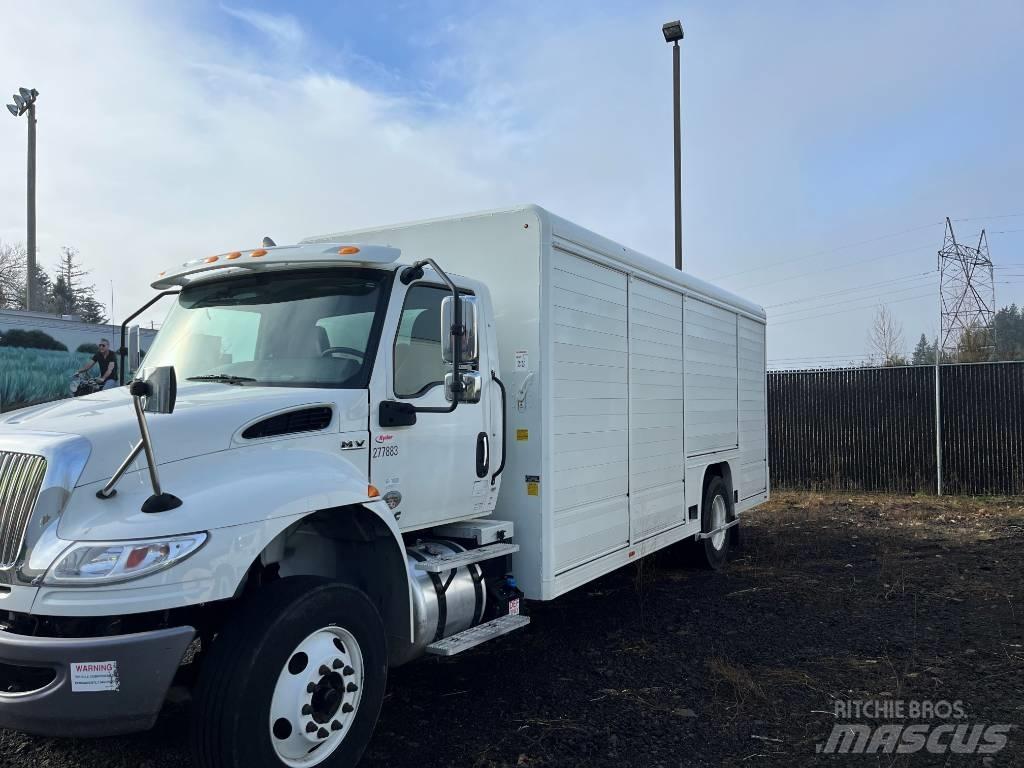 International 607 饮料运输车