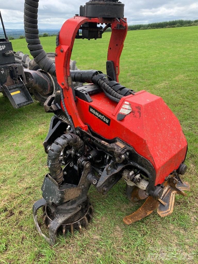 Komatsu 901 XC 收割机