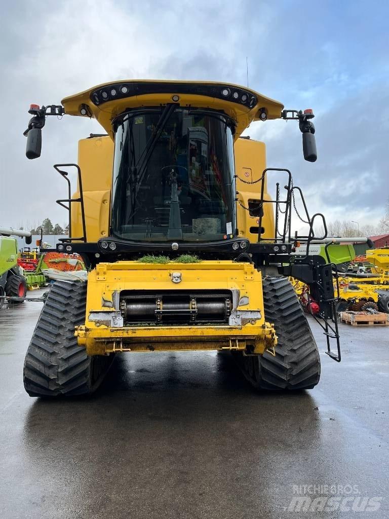 New Holland CR 9.90 联合收割机