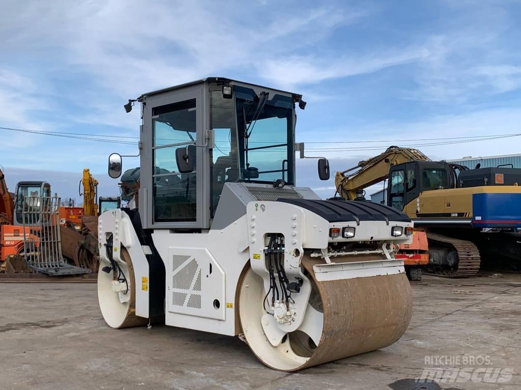 CAT CB 7 双轮压路机