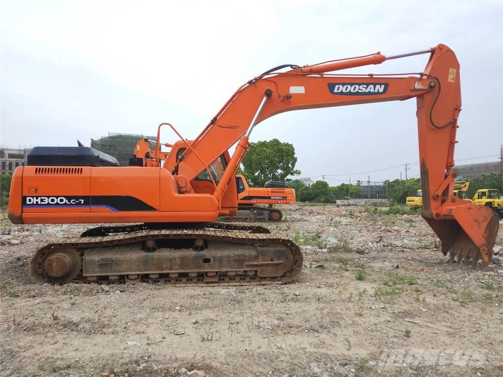 Doosan DH300LC-7 履带挖掘机