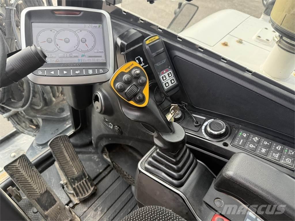 Bobcat E57W 轮式挖掘机
