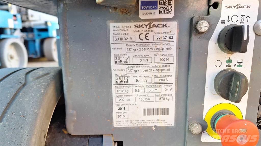 SkyJack SJIII3219 剪叉式升降机