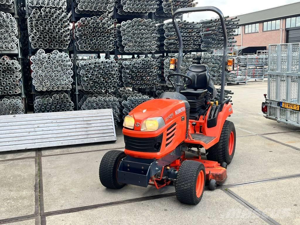 Kubota BX 2350 小型拖拉机