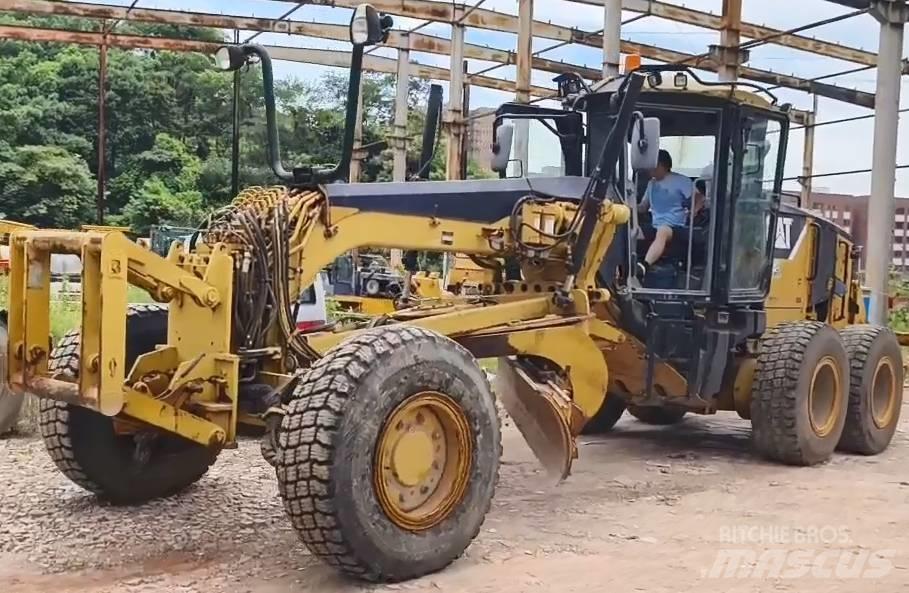 CAT 160 M 平地机/推土机