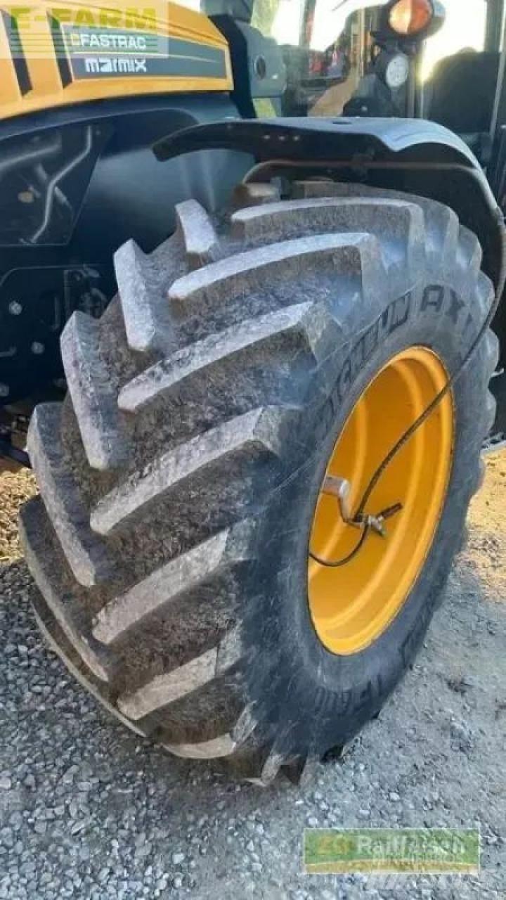 JCB fastrac 4220 拖拉机/农用车