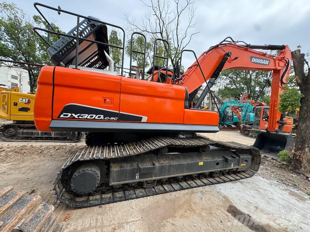 Doosan DX 300 履带挖掘机