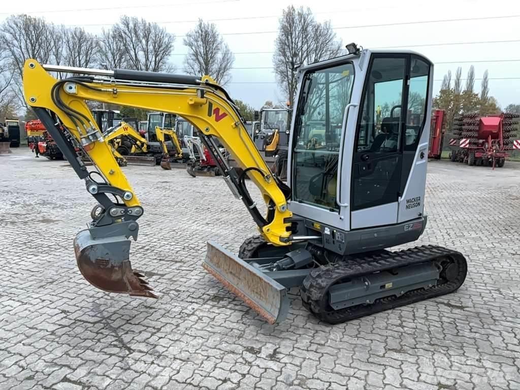 Wacker Neuson EZ26 小型挖掘机