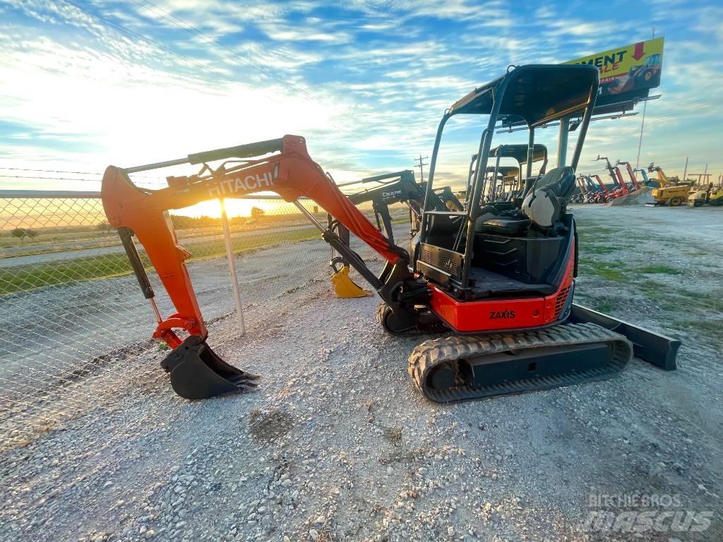 Hitachi ZX 27 U-3 小型挖掘机