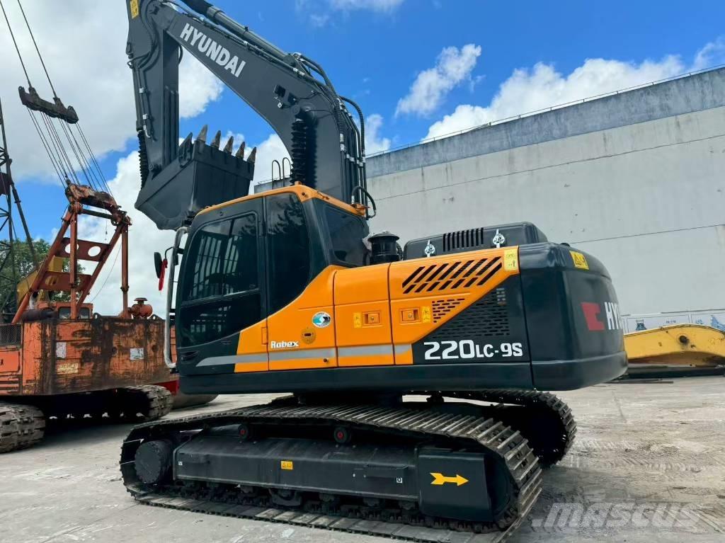Hyundai r220lc-9s 中型挖掘机