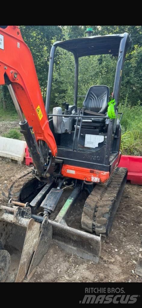 Kubota U 27-4 小型挖掘机