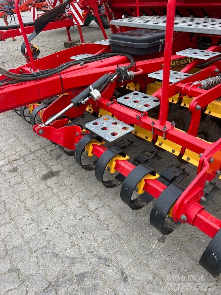 Väderstad Rapid400C 多功能条播机
