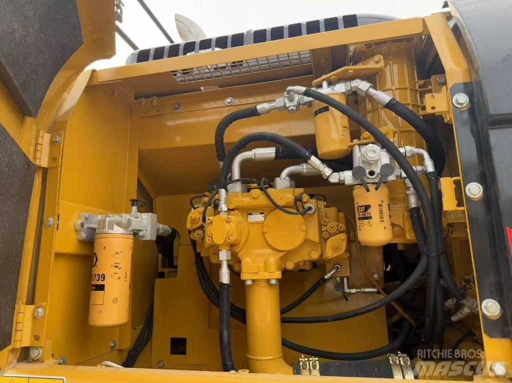 CAT 330 D L 履带挖掘机