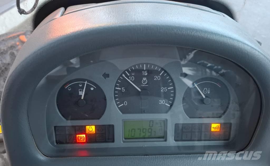 Valtra 8950 拖拉机/农用车