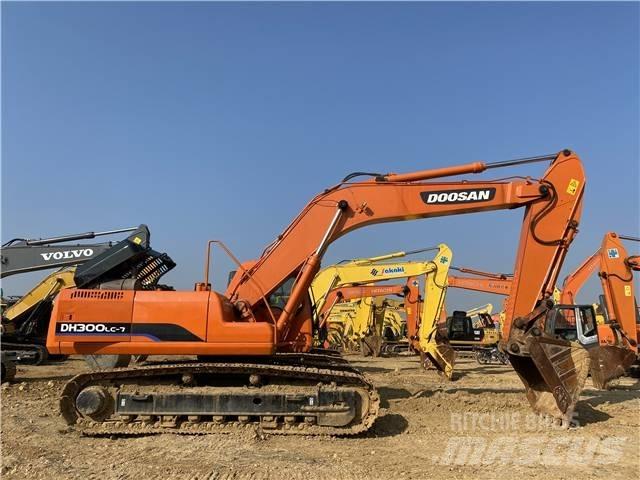 Doosan DH300 履带挖掘机