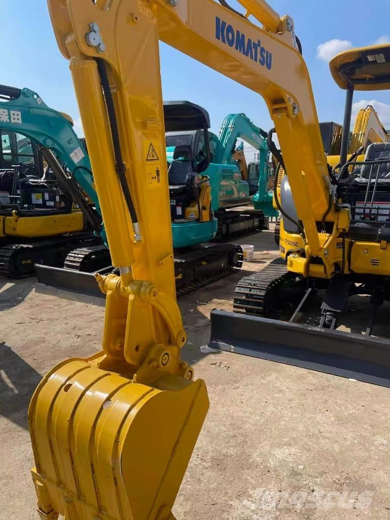 Komatsu PC35 小型挖掘机
