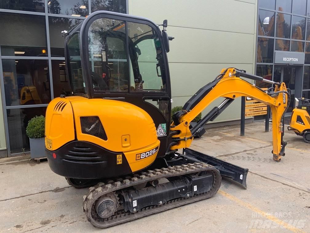 JCB 8026 CTS 小型挖掘机
