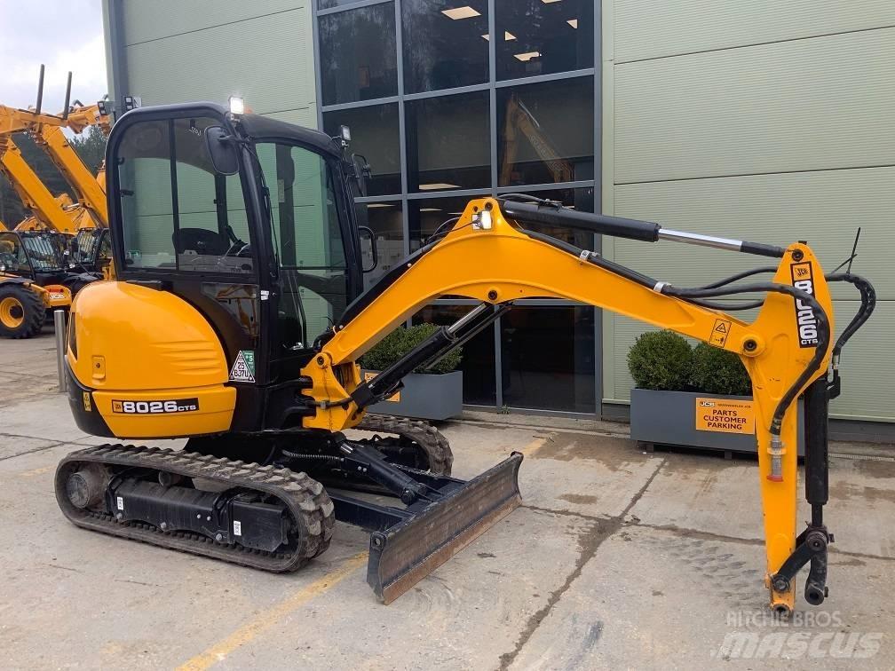 JCB 8026 CTS 小型挖掘机