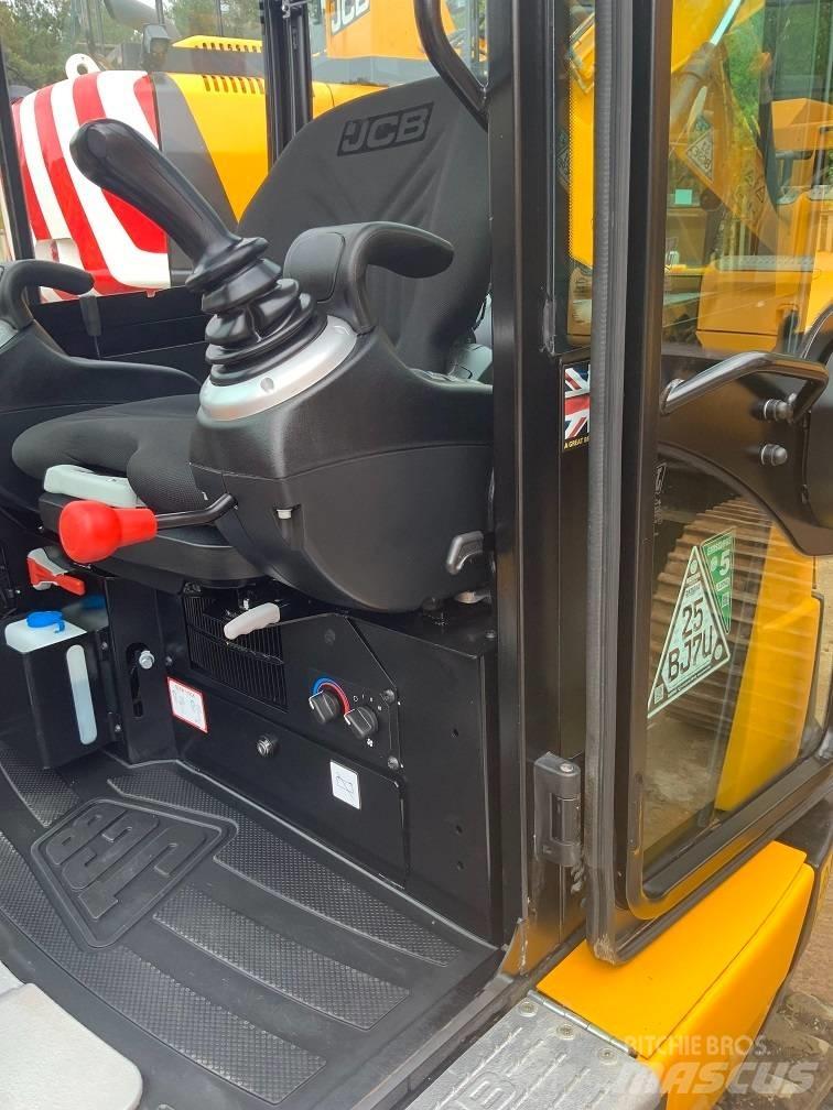 JCB 8026 CTS 小型挖掘机